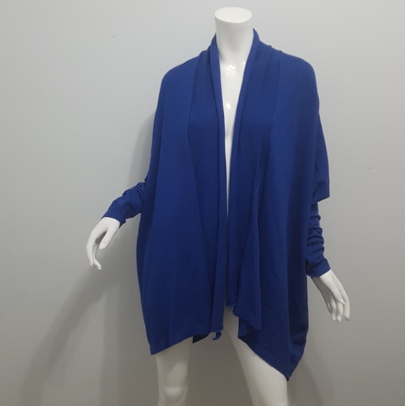 Vintage Style Cardigan Amplified By Dolman-Sleeves (D) - Picture 5 of 8